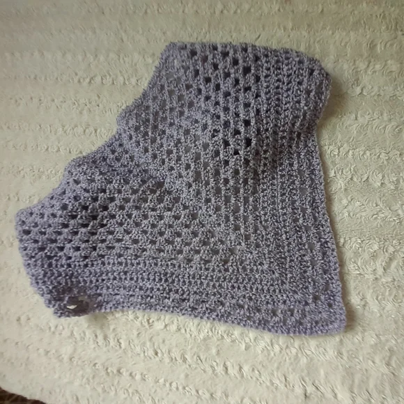 Triangle handmade scarf - Picture 8 of 8